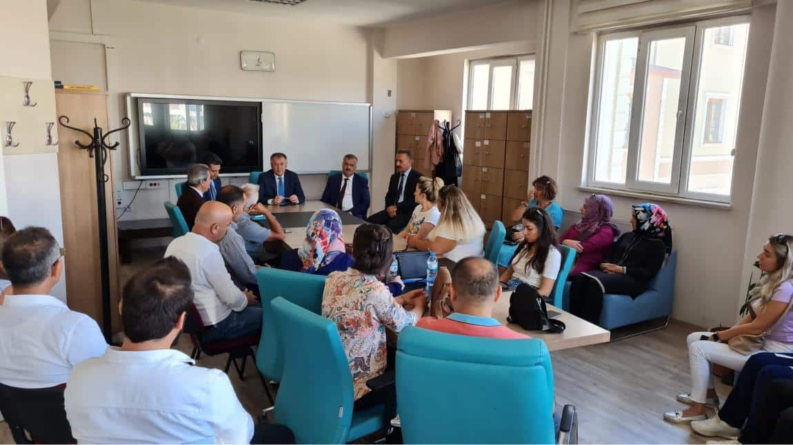 Milli Eğitim Bakanlığı Teftiş Kurulu Başkanı Sayın Metin ÇAKIR  ve İl Milli Eğitim Müdürümüz Hasan TEVKE okulumuzu ziyaret etti.